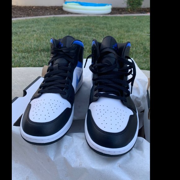 Air jordon 1 mids